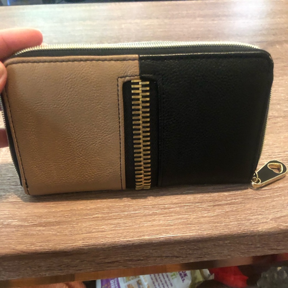 Wallet - Picture 2 of 4